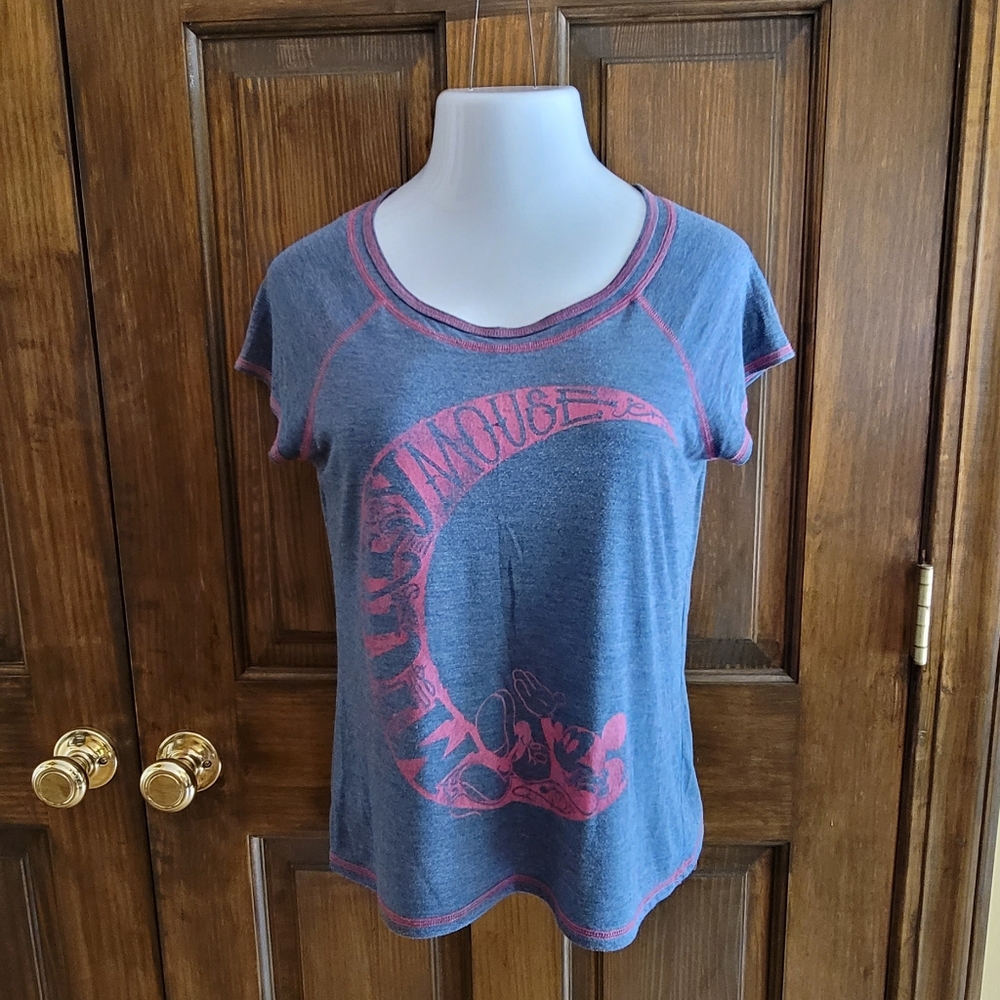 Disney Parks Sz M Gray & Red Mickey Mouse Tee Shirt P2P 18  L 16